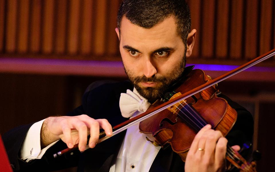 211128_Philharmonia_Music_of_Today_image_credit_Philharmonia_Luca_Migliore Violin player